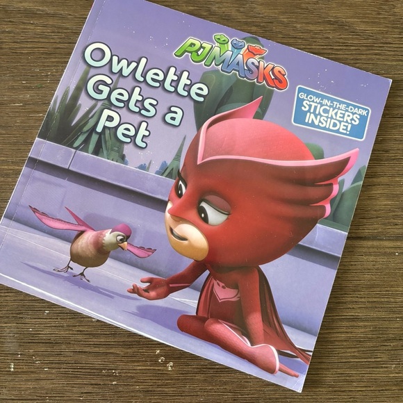 Pj Masks Owlet gets a pet paperback book - Picture 1 of 3